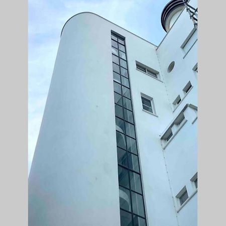 Elegant Studio Et Parking Dans Batiment Historique Сен Тропе Екстериор снимка