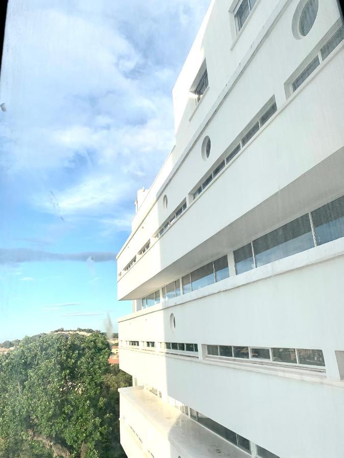 Elegant Studio Et Parking Dans Batiment Historique Сен Тропе Екстериор снимка
