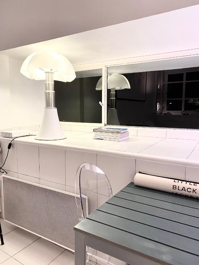 Elegant Studio Et Parking Dans Batiment Historique Сен Тропе Екстериор снимка