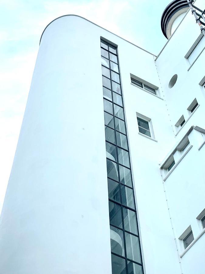 Elegant Studio Et Parking Dans Batiment Historique Сен Тропе Екстериор снимка